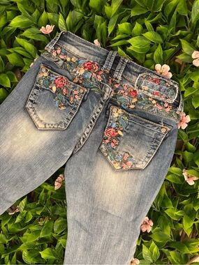 Grace LA Embroidered Denim Boot Cut Skinny Jeans Floral Stitching
